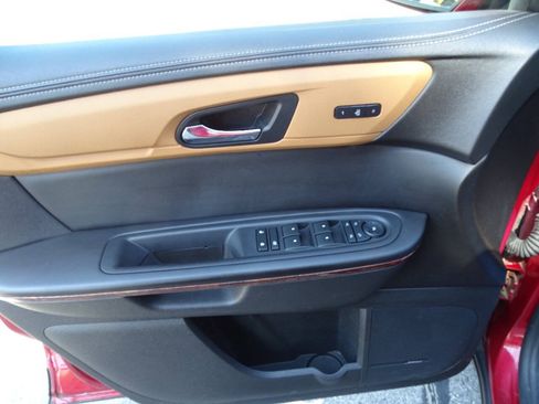 Used 2014 Chevrolet Traverse AWD LTZ image 13