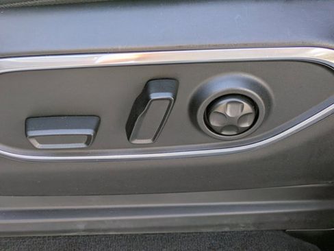 Used 2024 Jeep Wagoneer L Series III w/ Flexible Seating Group image 18