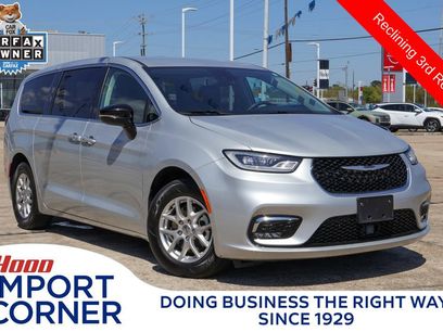 Used 2024 Chrysler Pacifica Touring-L