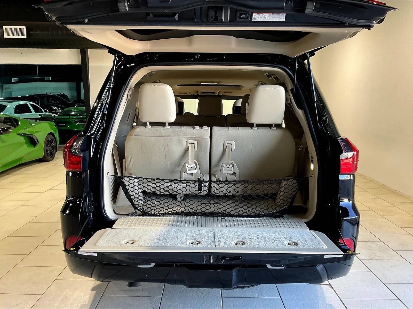 Used 2017 Lexus LX 570 4WD w/ Luxury Package image 41
