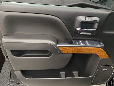 Used 2018 Chevrolet Silverado 1500 High Country image 20