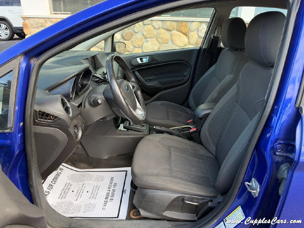 Used 2014 Ford Fiesta SE w/ Equipment Group 201A FWD image 3