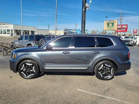 Used 2024 Kia Telluride EX w/ EX Captain's Chair Package image 6