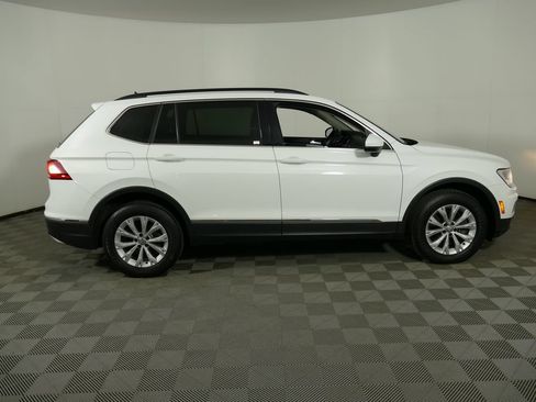 Used 2018 Volkswagen Tiguan SE AWD/4WD image 2