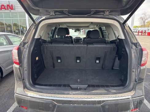 Used 2023 Subaru Ascent Limited w/ Technology Package AWD/4WD image 7