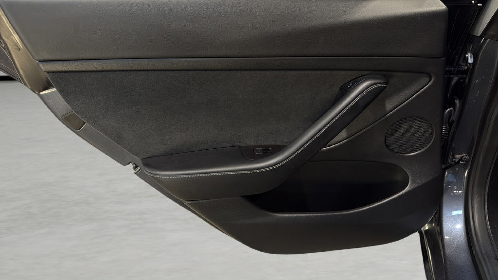 Used 2022 Tesla Model 3 RWD image 17