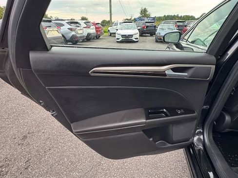 Used 2013 Ford Fusion SE FWD image 34