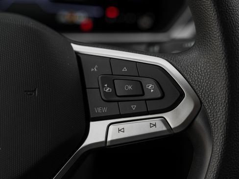 Used 2022 Volkswagen Tiguan S image 17