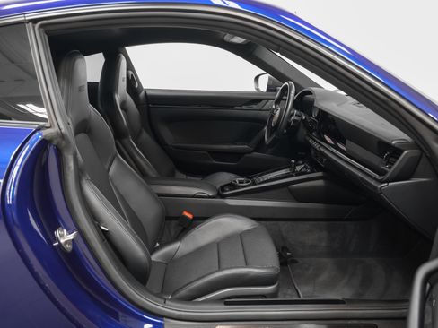 Certified 2024 Porsche 911 Carrera T RWD image 30