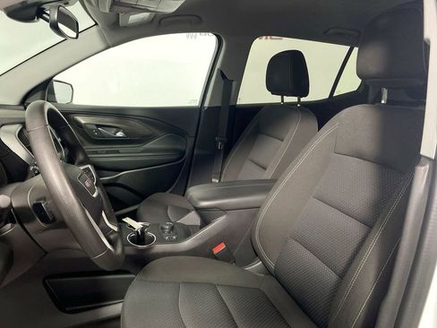 Used 2024 GMC Terrain SLE w/ Driver Convenience Package FWD image 11