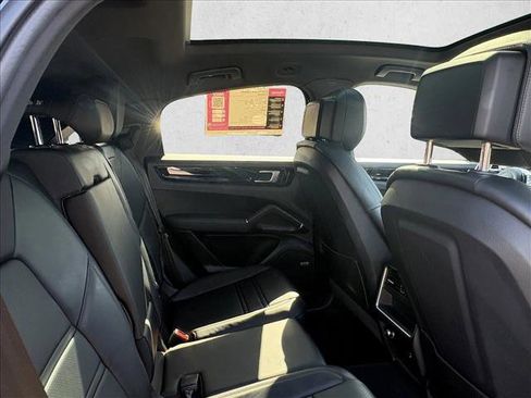 Used 2020 Porsche Cayenne E-Hybrid Coupe AWD/4WD image 19