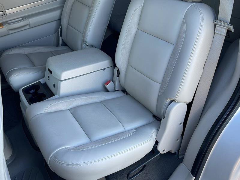 Used 2008 Chrysler Aspen Limited AWD/4WD image 38