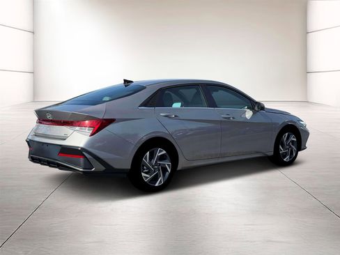 New 2026 Hyundai Elantra Limited image 8