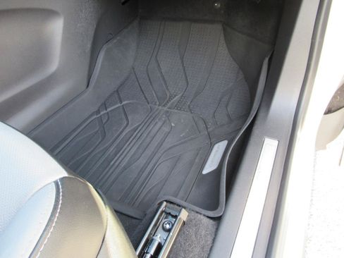 Used 2021 Chevrolet Equinox Premier FWD image 37