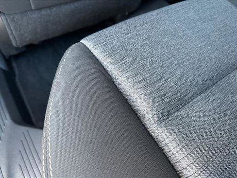 Used 2022 Nissan Rogue SV image 14