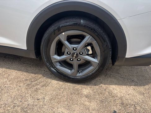 Used 2025 Kia K4 FWD image 29