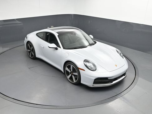 Certified 2025 Porsche 911 Carrera image 40