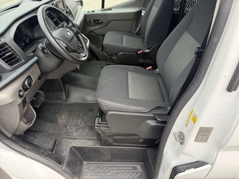 Used 2024 Ford Transit 250 Low Roof w/ Exterior Upgrade Package RWD image 8