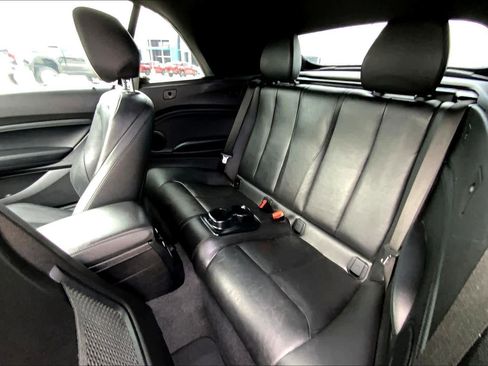 Used 2017 BMW 230i Convertible image 19