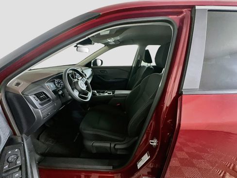 Used 2023 Nissan Rogue S AWD/4WD image 13