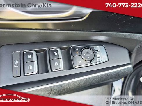 Used 2025 Kia Sorento S FWD image 9