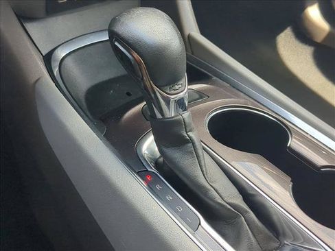 Used 2021 Chevrolet Malibu LT FWD image 12