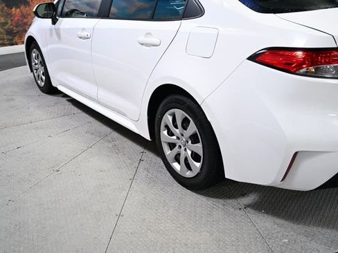 Used 2023 Toyota Corolla LE image 8