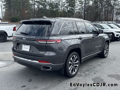 Used 2022 Jeep Grand Cherokee Overland w/ Advanced Protech Group III image 8