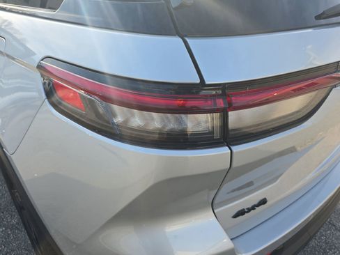 Used 2023 Jeep Grand Cherokee Limited w/ Black Appearance Package image 37