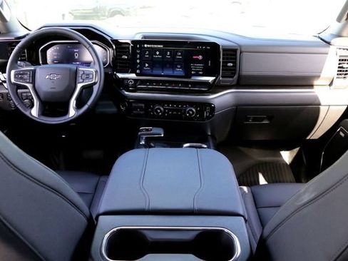 Used 2026 Chevrolet Silverado 1500 LT Trail Boss w/ LT Trail Boss Premium Package AWD/4WD image 26