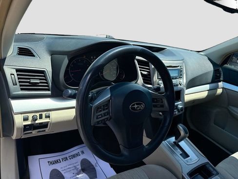 Used 2013 Subaru Outback 2.5i AWD/4WD image 9
