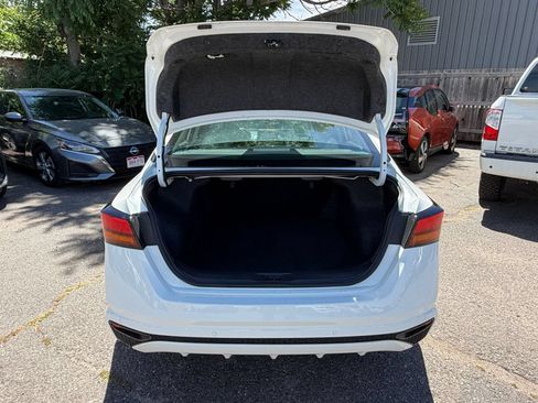 Used 2025 Nissan Altima 2.5 SV FWD image 31