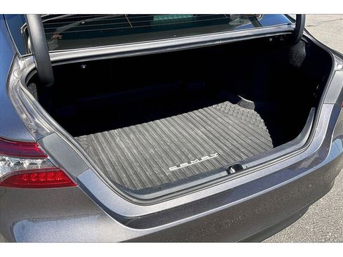 Used 2023 Toyota Camry XLE image 10