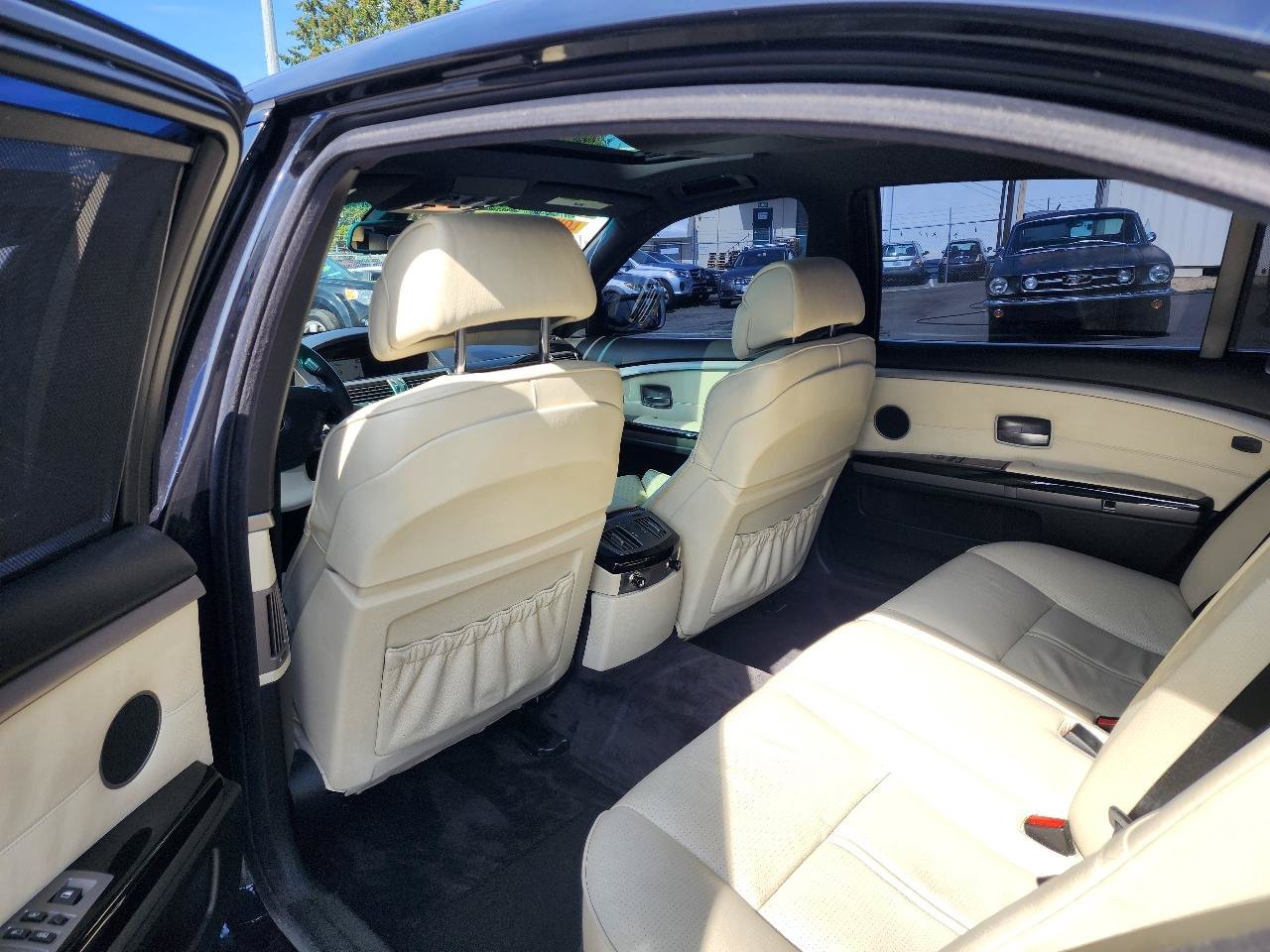 Used 2006 BMW 750Li RWD image 23