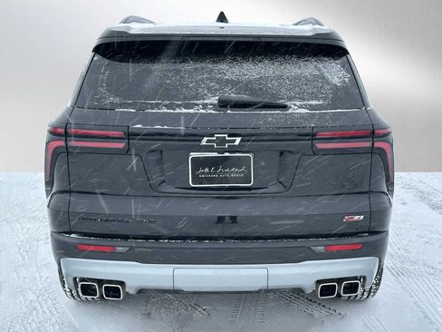 Used 2025 Chevrolet Traverse Z71 image 4