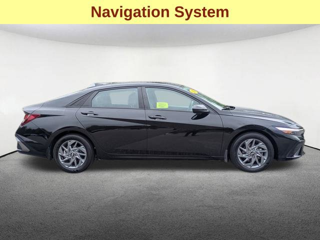 Used 2024 Hyundai Elantra SEL FWD image 4