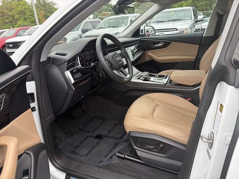 Used 2023 Audi Q8 Premium AWD/4WD image 11