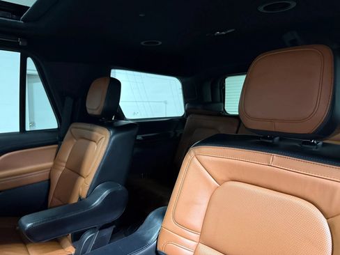Used 2021 Lincoln Navigator Reserve w/ Luxury Package AWD/4WD image 56