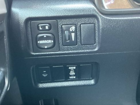Used 2015 Toyota 4Runner SR5 AWD/4WD image 18