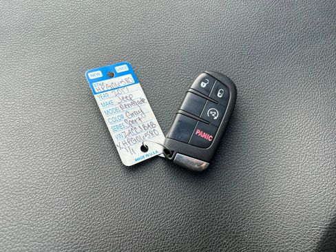 Used 2017 Jeep Renegade Sport w/ Power & Air Group image 12