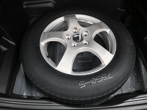 Used 2025 Jeep Grand Cherokee Altitude image 16