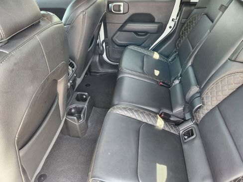 Used 2022 Jeep Gladiator Overland AWD/4WD image 40