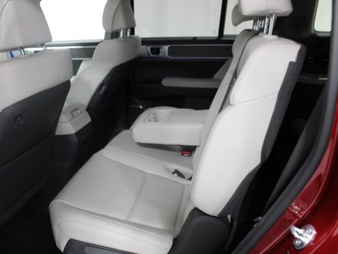 Used 2024 Hyundai Santa Fe Limited image 17