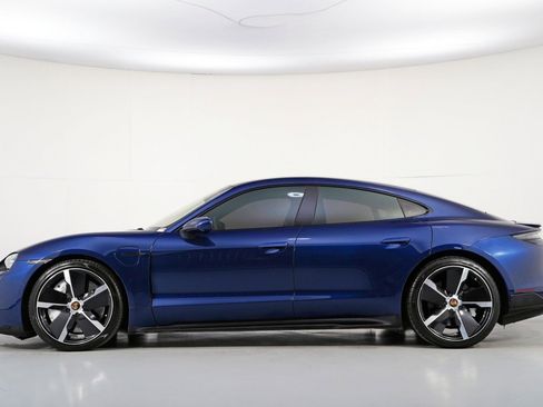 Used 2020 Porsche Taycan image 9