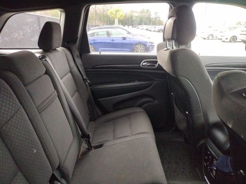 Used 2020 Jeep Grand Cherokee Laredo image 6