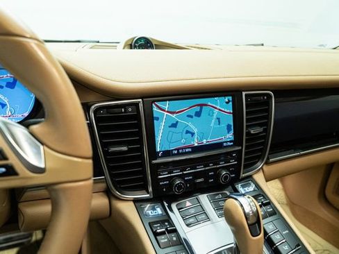 Used 2014 Porsche Panamera image 24