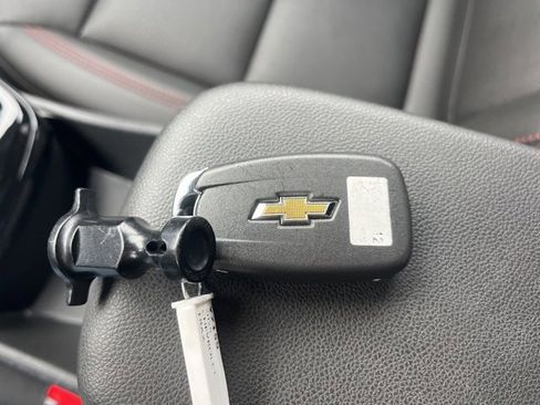 Used 2025 Chevrolet Trax RS w/ Driver Confidence Package image 58