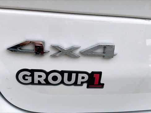 Used 2023 Jeep Grand Cherokee Laredo AWD/4WD image 30