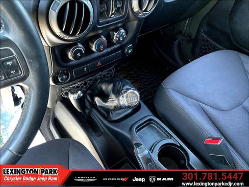 Used 2015 Jeep Wrangler Unlimited Sport AWD/4WD image 17