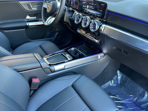 New 2025 Mercedes-Benz GLB 250 250 image 25
